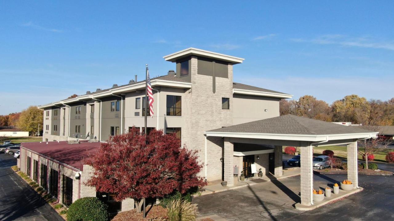 La Quinta By Wyndham Springfield South Hotel Exterior photo